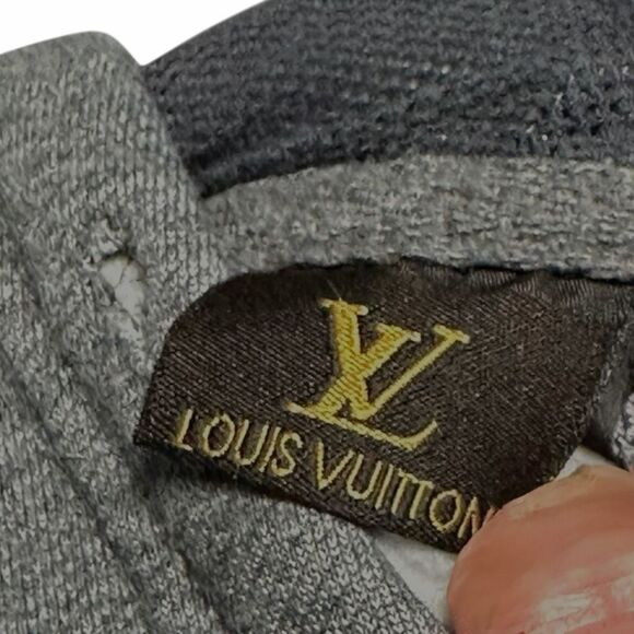 LOUIS VUITTON Boys Gray Logo Pullover Hoodie Size Small (Not Authenticated) - Picture 3 of 5